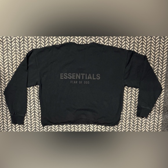ESSENTIALS FEAR OF GOD Henley Cropped Long Sleeve in Vintage/Washed Black SZ XS - Picture 6 of 6